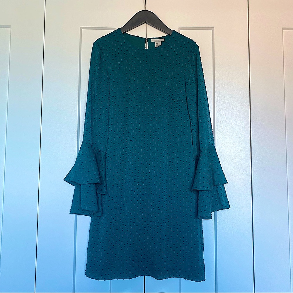 H&M emerald green textured shift dress with layered bell sleeves Size 2